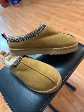 Women’s Slippers